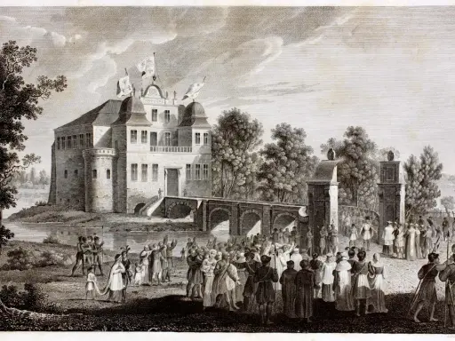 Uroczystość przed kurnik pałacem. Tłum ludzi w historycznych strojach wita przybyłych.